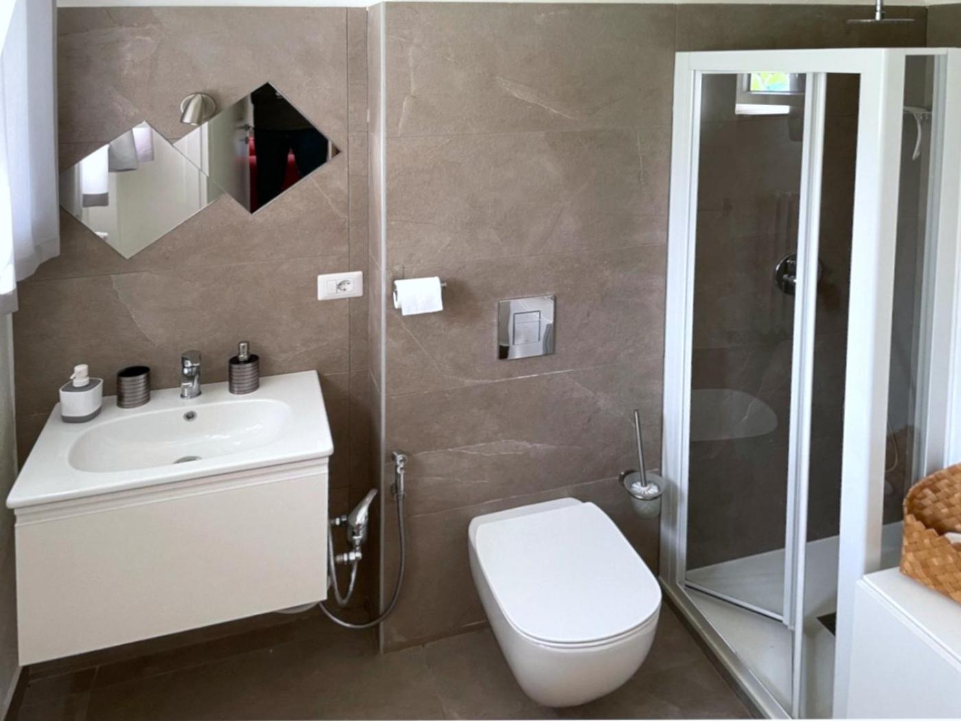 Domus 190 Rooms Varese Exterior foto